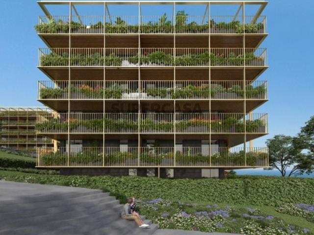 Apartamento T4 com área exterior. junto à Marina Do Douro