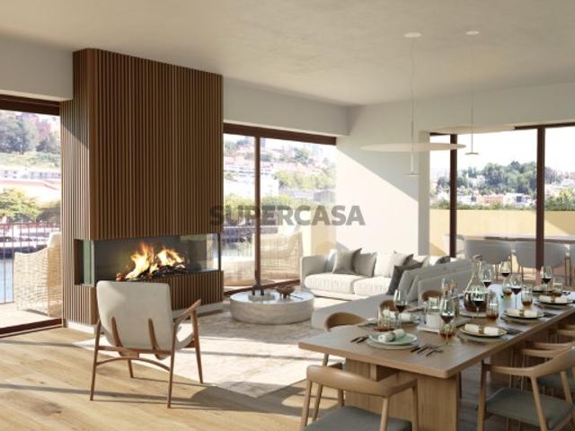 Apartamento T4 com área exterior no mais recente empreendimento junto ao Rio Douro