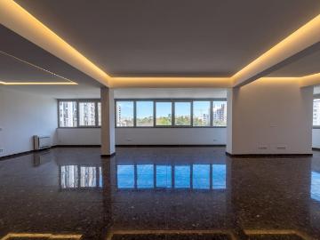 Apartamento T4 com garagem a venda em localização central de. 230m² Avenidas Novas