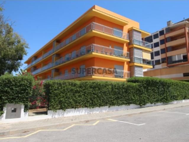 Apartamento T4 com Garagem em Portimão