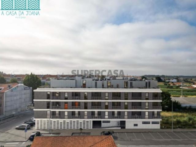 Apartamento T4 com Garagem Fechada em Aveiro