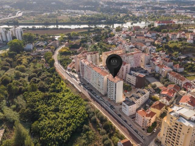 Apartamento T4 com Garagem | Rua Sanches da Gama, Coimbra