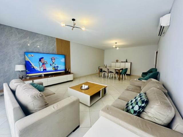 Apartamento T4 com elevador