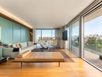 Apartamento T4 com estacionamento, Sete Rios, Lisboa