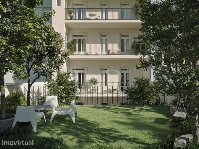 Apartamento T4 com jardim perto da Avenida da Liberdade, Lisboa
