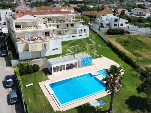 Apartamento T4 com parqueamento e varanda | Sesimbra