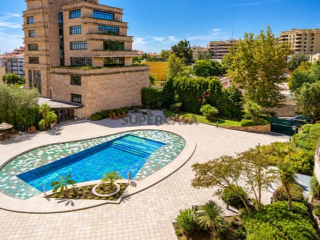 T4 com Piscina | Condomínio Privado PRATAGI | Segurança 24H | Alverca