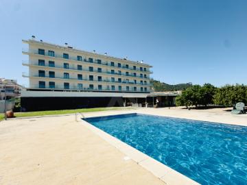 Apartamento T4 com Piscina em Castanheira do Ribatejo