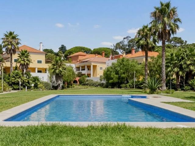 Apartamento T4 com piscina para arrendamento no Estoril Cascais