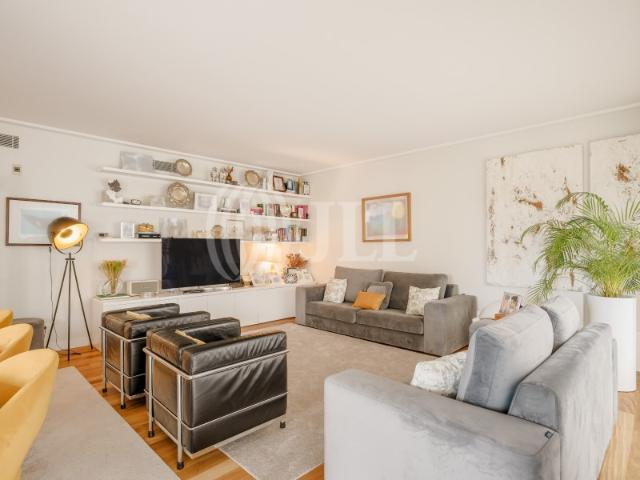 Apartamento T4 com terraço e garagem, Estrela, Lisboa