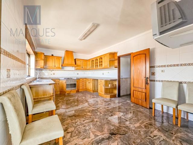 Apartamento T4 com Terraço em Gaio Rosário Moita