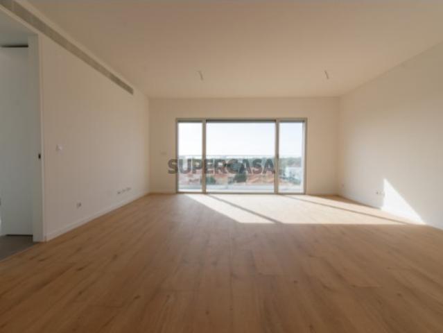 Apartamento T4 com Terraço na cobertura