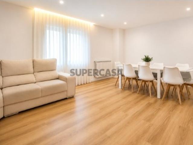 Apartamento T4 com Terraço na Póvoa de Varzim