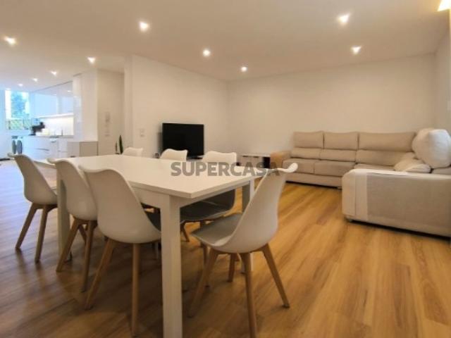 Apartamento T4 com Terraço na Póvoa de Varzim