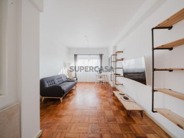 Apartamento T4 com Terraço no Bairro Novo Figueira da Foz