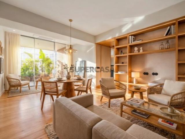 Apartamento T4 com terraço nas Avenidas novas Lisboa