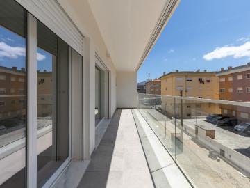 Apartamento T4 com varanda e vista mar em S. João do Estoril | Wallis Real Estate