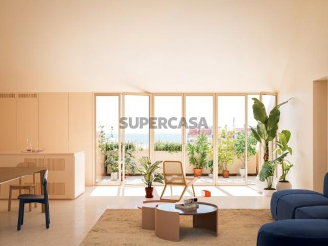 Apartamento T5 com varanda em novo empreendimento em Marvila