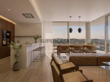 Apartamento T4 com varanda no Belas Clube de Campo