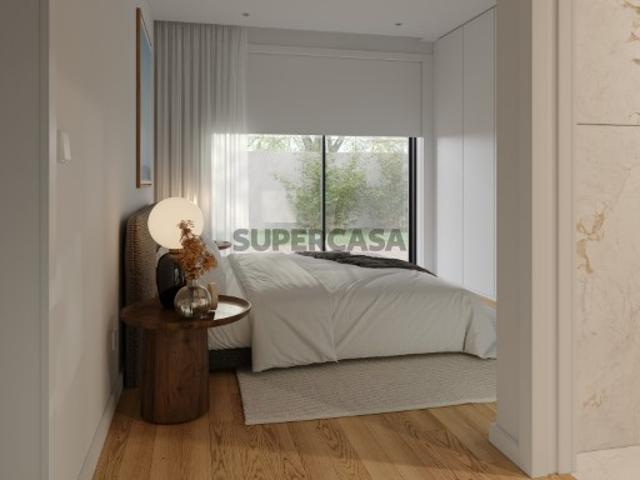 Apartamento T3 com varanda, no centro do Porto