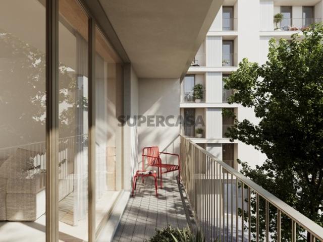 Apartamento T4, com varanda, no novo empreendimento no campo Grande
