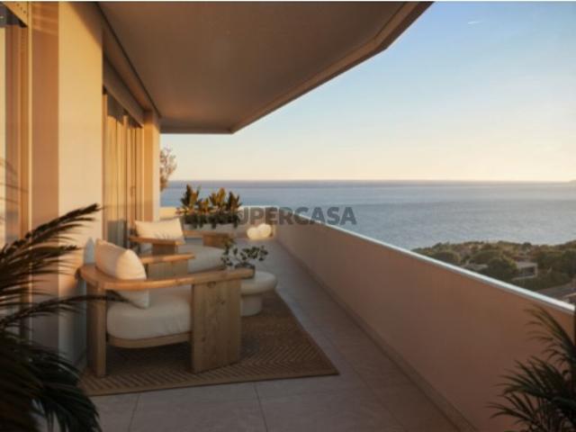 Apartamento T4 com vista mar numa zona de excelência na Praia da Rocha, Algarve