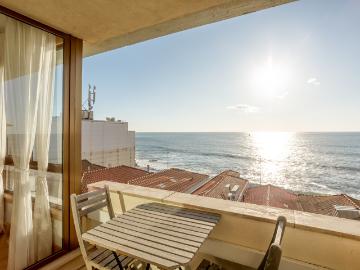 Apartamento T4 com vista mar, na Foz do Douro, Porto