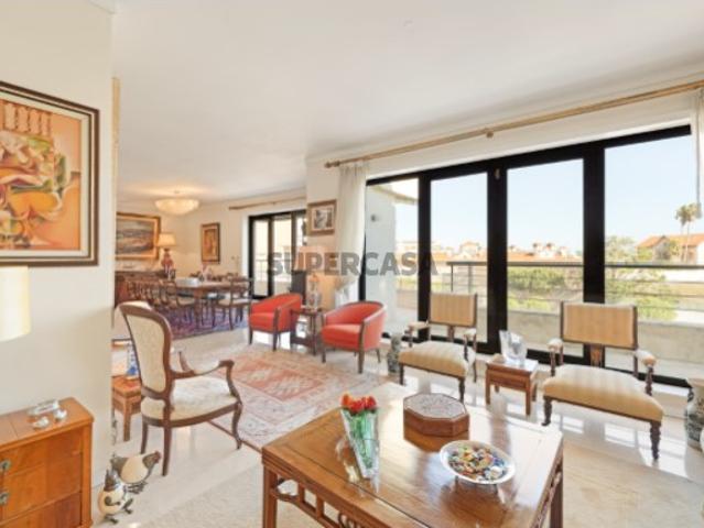 Apartamento T4 com vista para venda em Campolide
