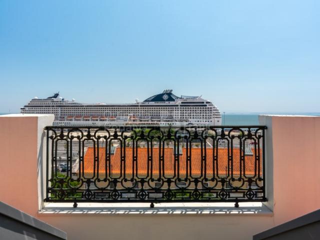 Apartamento T4 com vista rio, em Santa Maria Maior, Lisboa