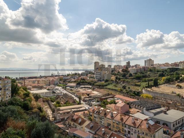Apartamento T4 com Vista Rio