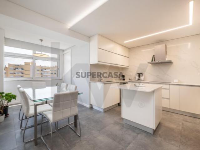 Apartamento T4 Convertido em T3 no Vale das Flores Coimbra