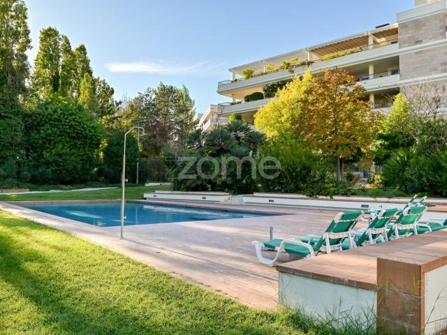Apartamento T4 Condomínio Solar do Morgado. Póvoa de Santa Iria