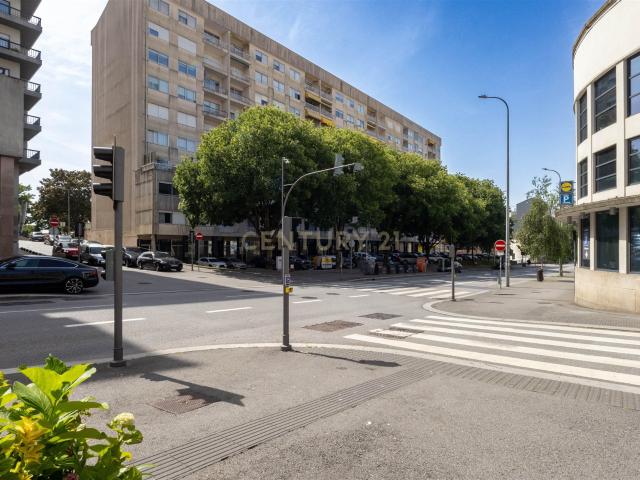 Apartamento T4 Construção Ferreira do Santos 2 lugares de ga. 185m² Campanhã