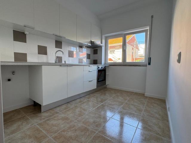 Apartamento T4 Cruz de Pau, Amora
