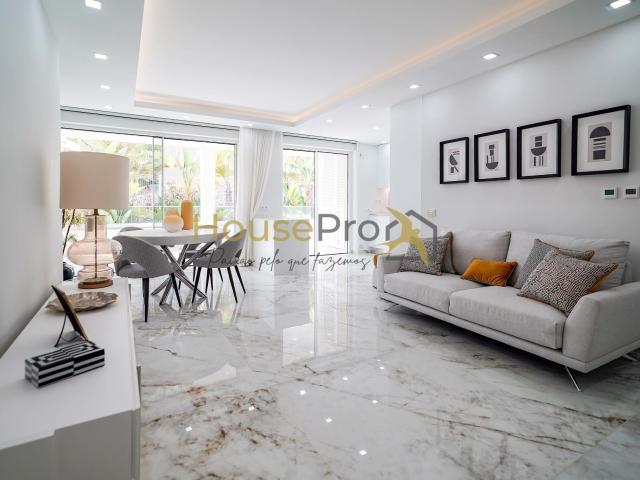 Apartamento T3+1 de alta gama com piscina, estacionamento e vista mar
