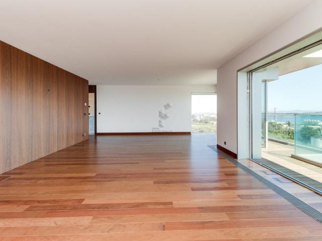 Apartamento T4 de elevado padrão, pronto a habitar na zona n. 0m² Belém