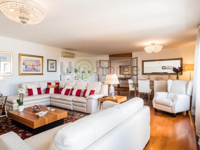 Apartamento T4 de luxo no Restelo com vista rio
