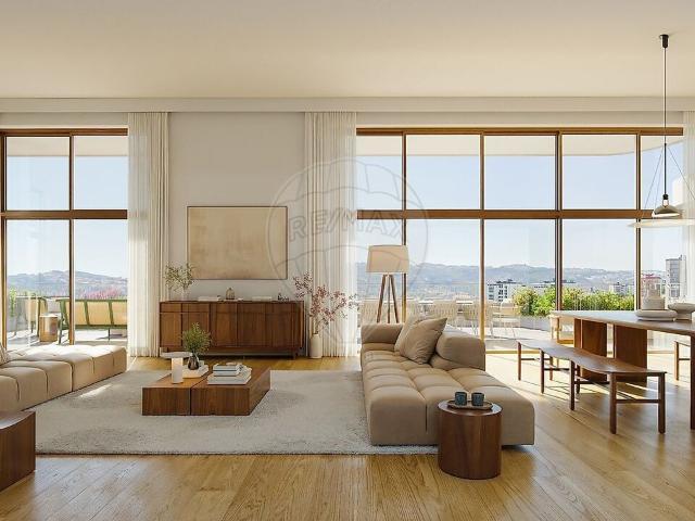 Apartamento T4 de luxo à venda em Santo António dos Cavaleiros e Frielas, Loures RE/MAX Portugal