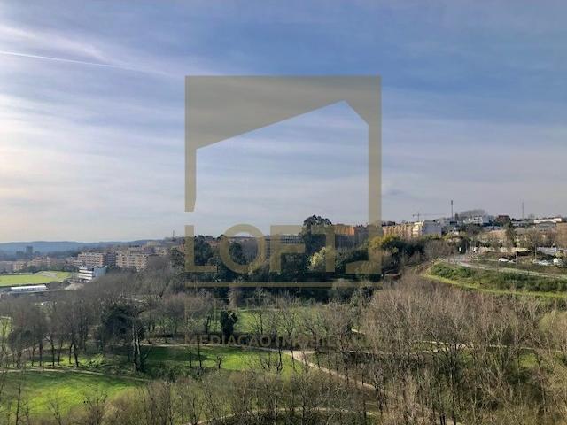 Apartamento T4 de Luxo c/ Vista Castelo e Parque da Cidade em Guimarães