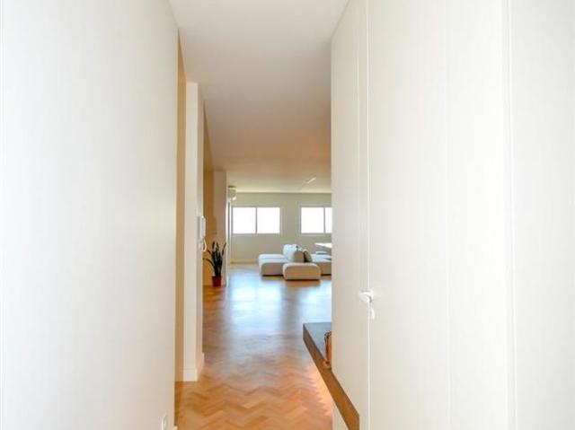 Apartamento T4 de Luxo com 3 frentes no Porto
