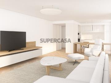 Apartamento T4 Duplex com área exteriores e estacionamento, localizado em Alcântara, Lisboa