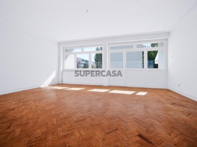 Apartamento T4 Duplex com garagem em Alvalade