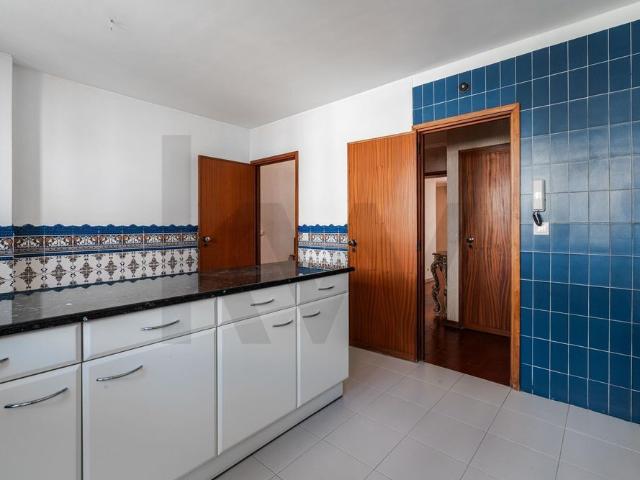 Apartamento T4 duplex com garagem no centro de Ovar, junto ao Largo Garrett