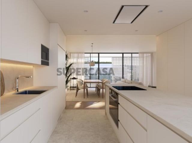 Apartamento T4 duplex com rooftop e piscina privada em Vilamoura