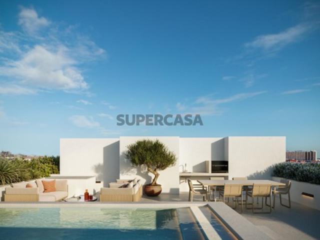 Apartamento T4 duplex com rooftop e piscina privada em Vilamoura