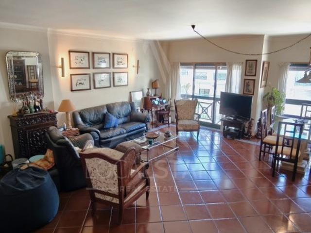 Apartamento T4 Duplex com Sótão no Centro das Caldas da Rainha
