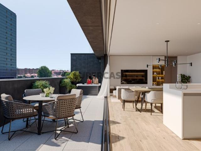 Apartamento T4 Duplex com Terraço em Matosinhos