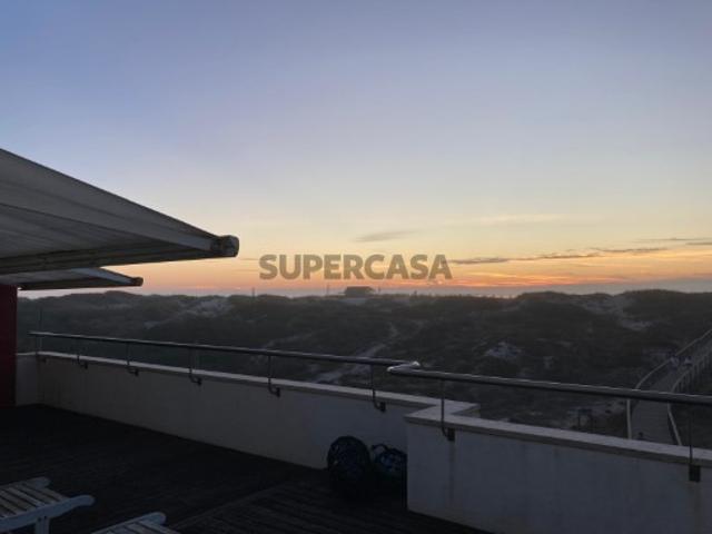 Apartamento T4 Duplex com terraços e vistas Mar, situado na praia da Costa Nova