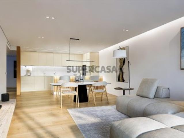 Apartamento T4 DUPLEX Condomínio Privado, Centro de Loures
