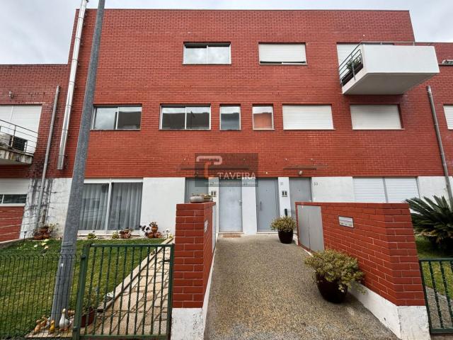 Apartamento T4 Duplex c/2 garagens e terraço
